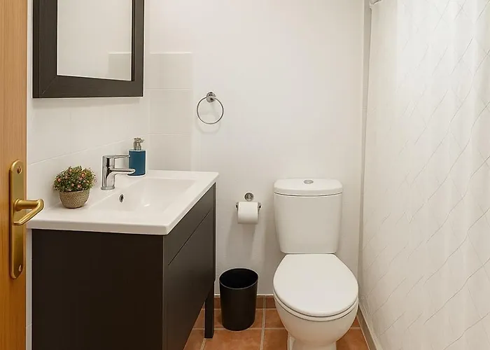 En El Campo Con Bano Privado En *