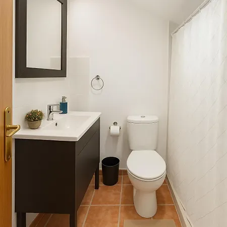 En El Campo Con Bano Privado En *